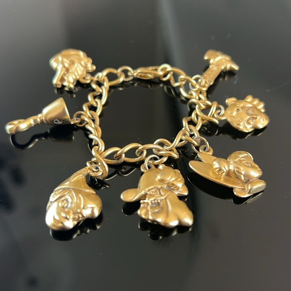 Vintage Peter Pan Children’s Gold toned Disney Bracelet 6 Charms - Picture 2 of 8